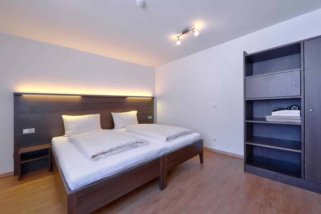 ארדינג Gaestehaus Am Lindenhain מראה חיצוני תמונה